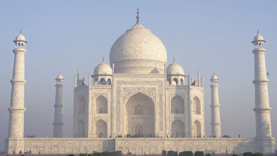 Head on image of the Taj Mahal at sunrise